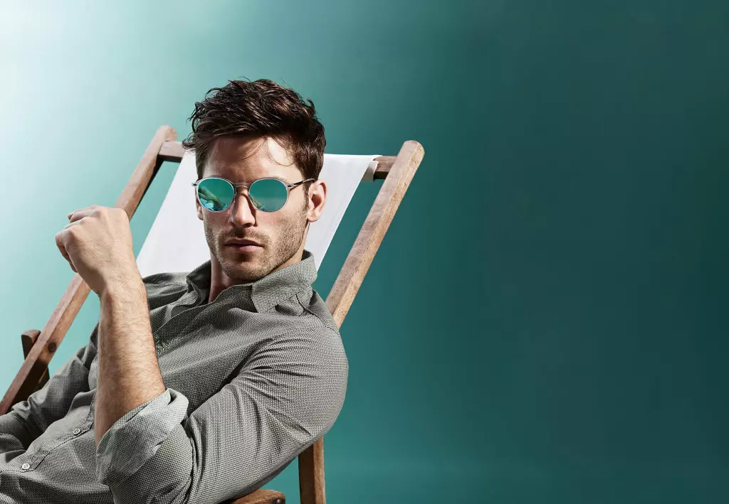 это визуальное видение будущего. Бренд, где технологии встречаются с душой, а дизайн становится спутником человека.